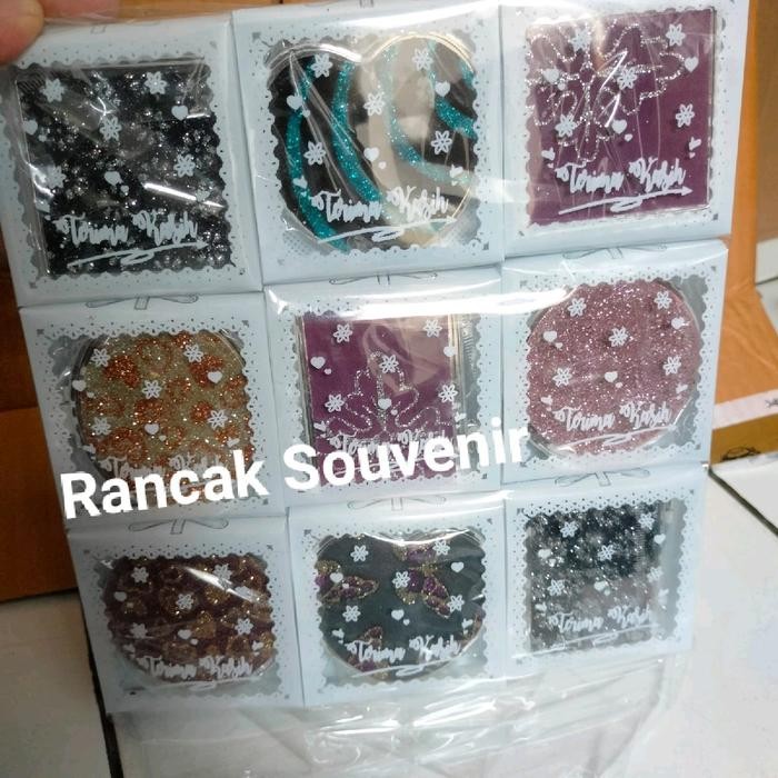 Isi 50 Pcs Souvenir Kaca Cermin Glitar Lipat Kemasan Mika Motif Free Kartu Ucapan Terimakasih