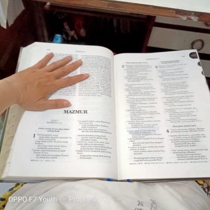 

Promo Alkitab Kristen Lai Mimbar Keluarga Tb 073 Ti Ukuran Huruf Terbesar Tbk