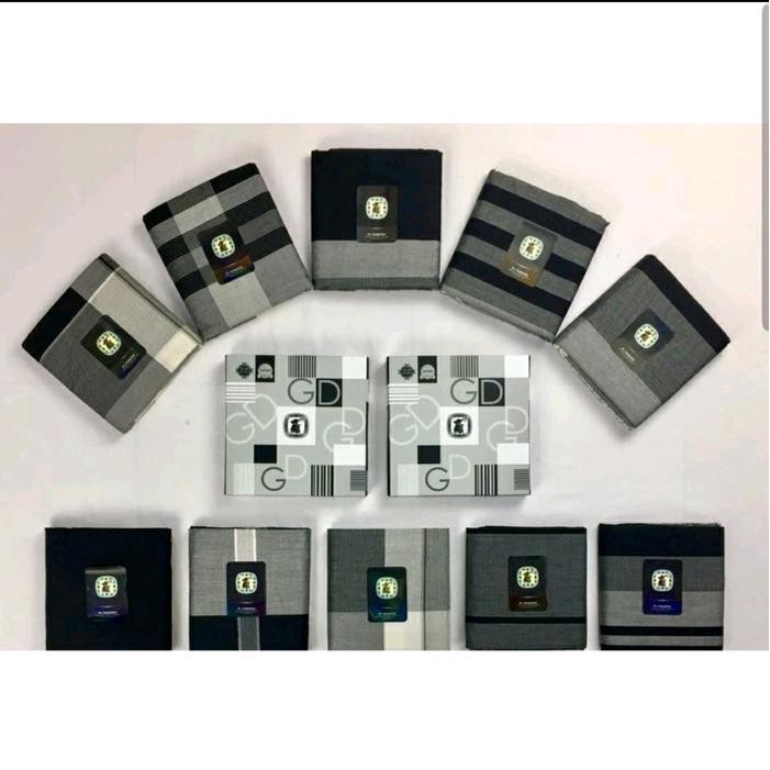 Sarung Gajah duduk black & white