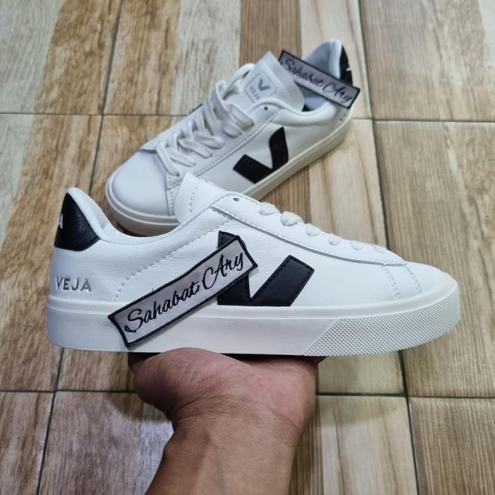 Sepatu Veja Campo Chromefree Sneakers White Black
