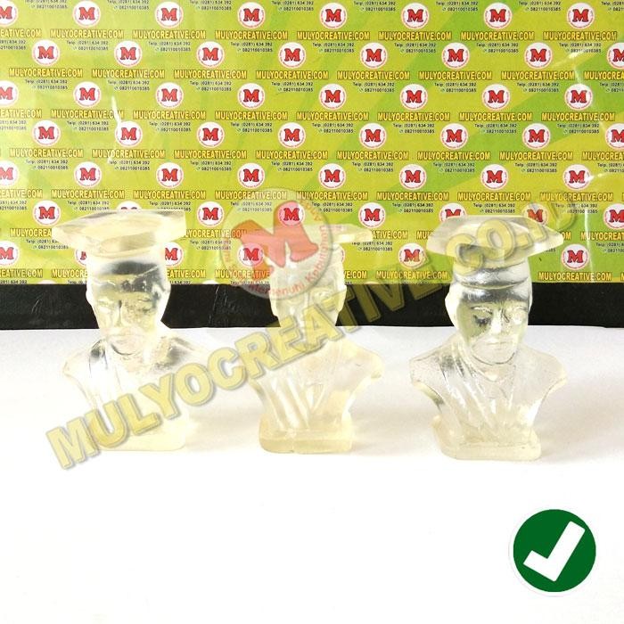 

Patung Wisuda Polos - Patung Wisuda Custom Fiber Murah PREMIUM