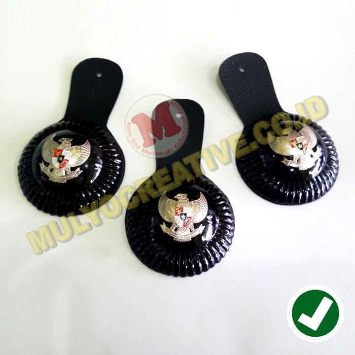 

Tanda Jabatan Lurah Lambang Garuda Hitam Diameter Antara 6.3 - 6.5 cm PREMIUM