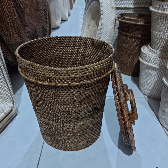 PREMIUM TEMPAT SAMPAH TUTUP ANTIK BROWN/ROTAN ATE/ANYAMAN LOMBOK