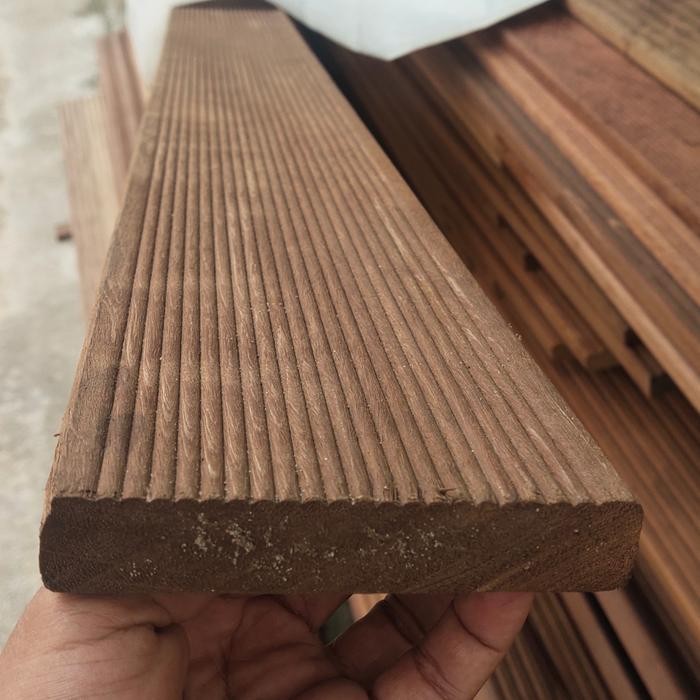 Decking Kayu Bengkirai / Lantai Kayu Outdoor