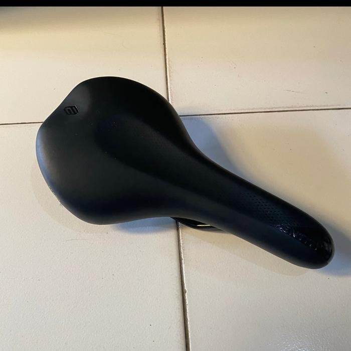 ASLI SADDLE SADEL ENTITY VOID PARTS SEPEDA POLYGON 2021 READY STOCK