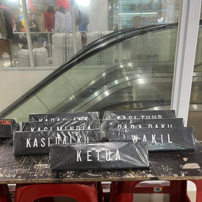 

Papan Nama Meja Huruf Plastik