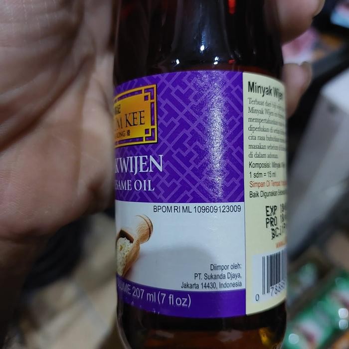 

Lee Kum Kee Minyak Wijen Pure Sesame Oil Lkk 207 Ml