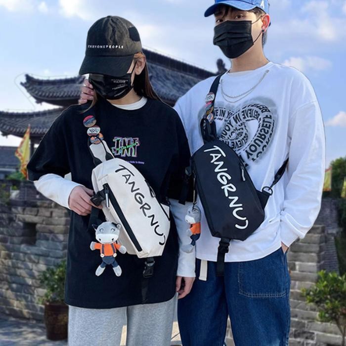 

QD532 Tas Slingbag Selempang Shoulder Bag Tas Bahu Crossbody Hitam Putih Hypebeast Streetwear Nylon