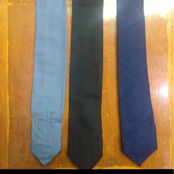 Dasi Sekolah SMA Abu-Abu / Dasi SMP Biru / Dasi Hitam Polos *