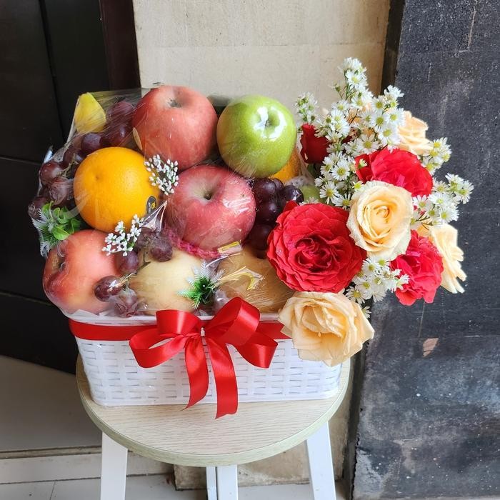 

Parcel buah bunga / Hampers buah bunga / Hadiah cantik / Buah segar / Bunga segar