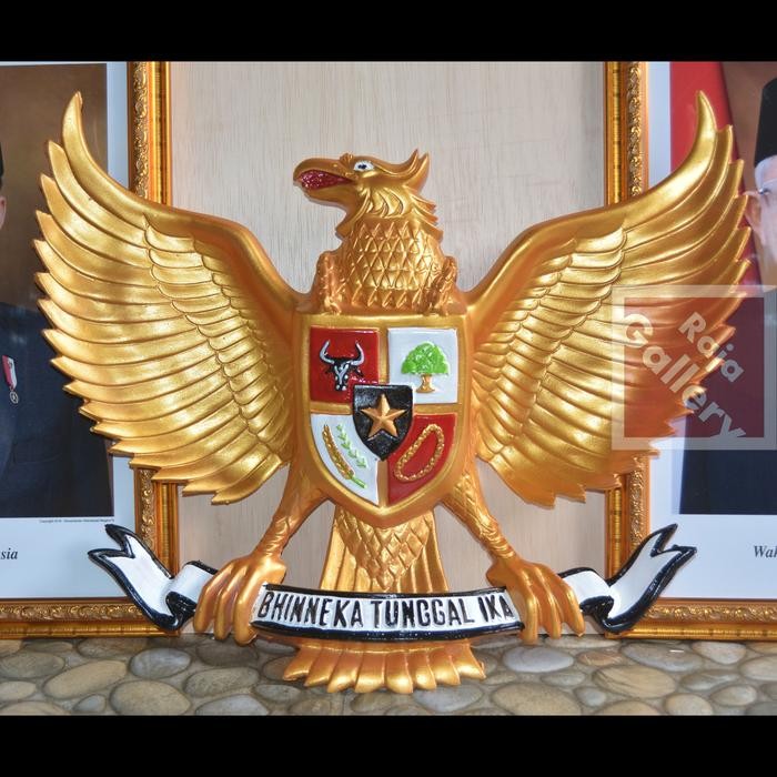 

Patung Garuda Pancasila Lambang Negara Indonesia Bhinneka Tunggal Ika - Raja Gallery