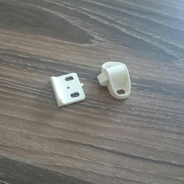 Tic Tac Plastik/Catches Plastic/Jepit Udang/Flip Flop/Kait Lemari