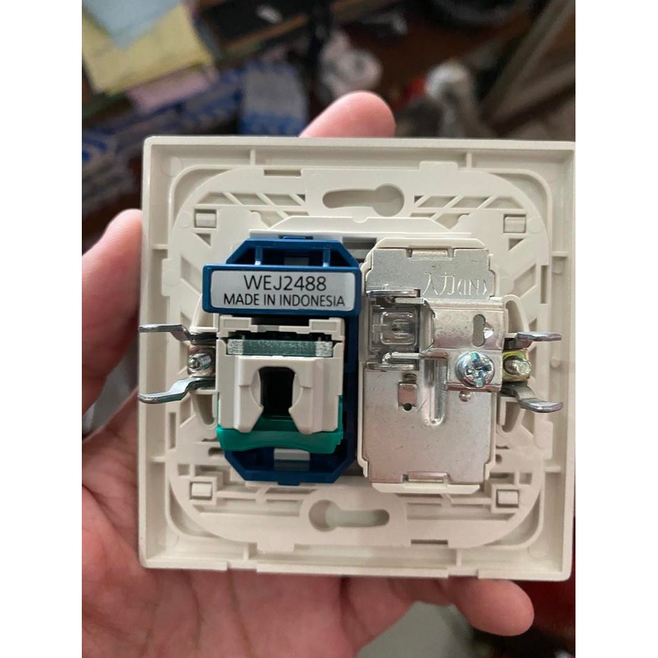 Outlet Data Cat5E Dan Out Let Tv Antena Panasonic Silver Lan Cat 5E Best Quality Asli 100% Original