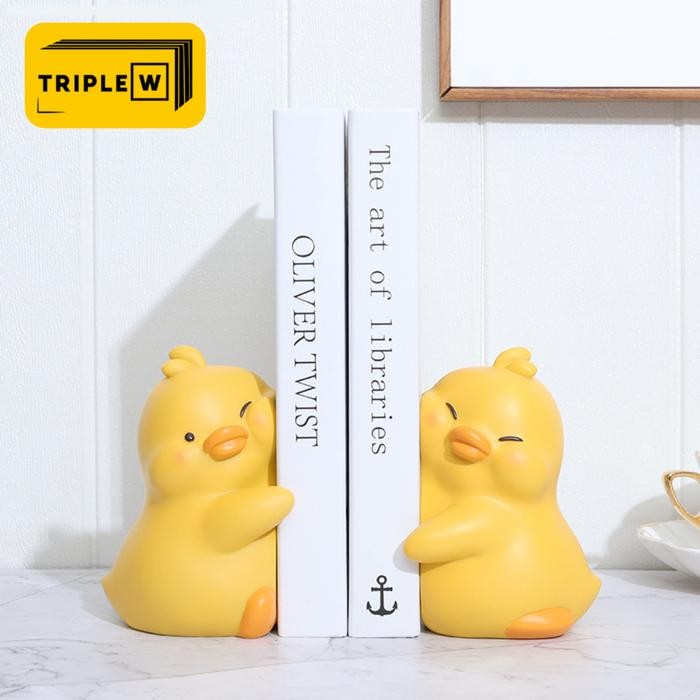 

ID TRIPLEW PEMBATAS BUKU BOOK PAJANGAN BEBEK (2 PCS) LUCU STAND HOLDER ORGANIZER TWIN DUCKS DEKORASI