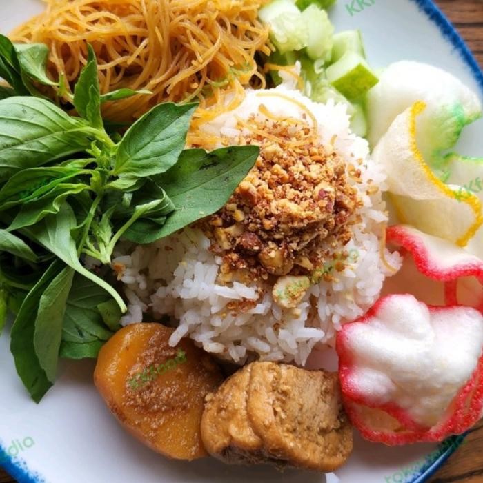 

Baru Nasi Ulam Betawi Komplit Tradisional