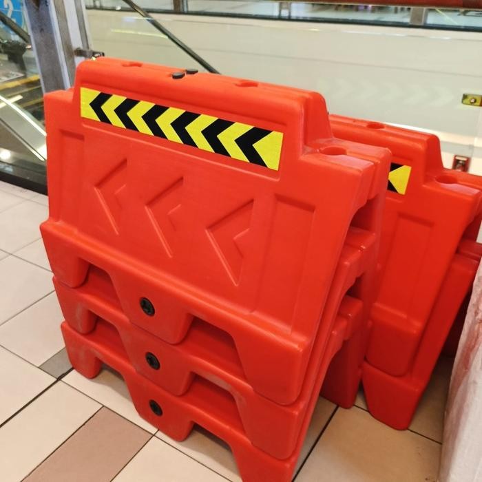 

Promo Road Barrier Plastik Susun Pembatas Jalan Safety Berkualitas