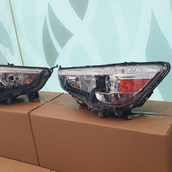 Headlamp Lampu Depan Mitsubishi Outlander Sport