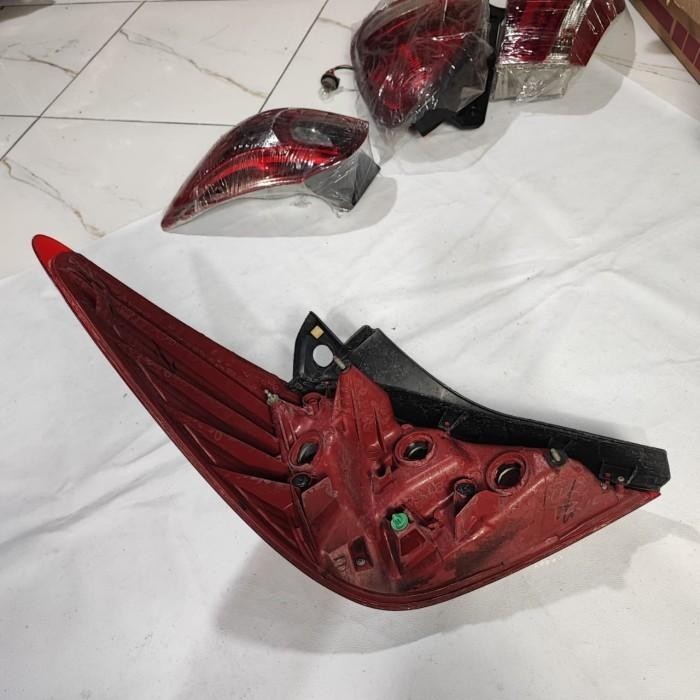 Stoplamp Lampu Belakang Kanan Original Nissan Latio C11 2Nd