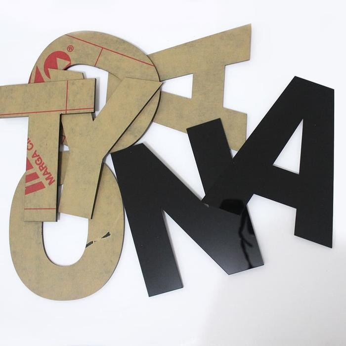 

Huruf Akrilik Hitam 15cm Alphabet Acrylic Huruf Timbul