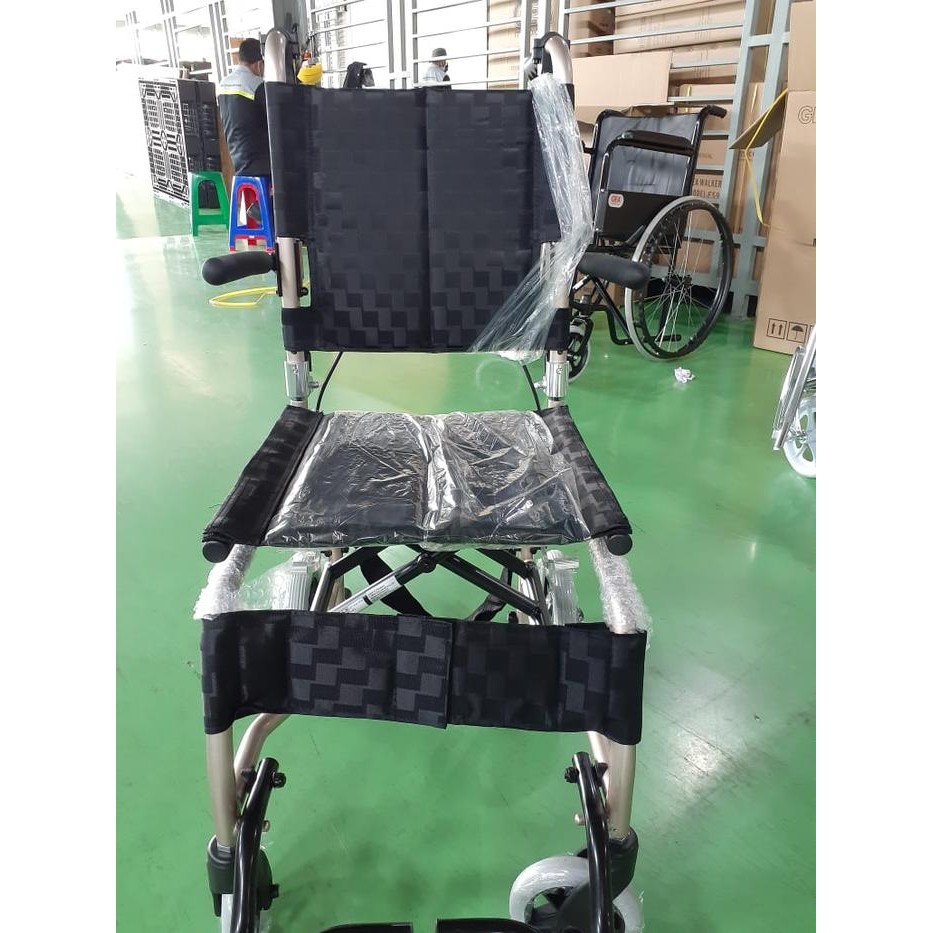 Kursi Roda Lipat GEA Travelling / Kursi Roda Travel GEA FS 804 L Umrah