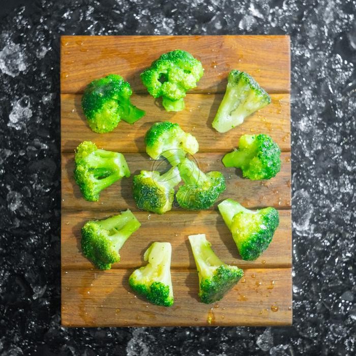 

LUXEHEALTH- Frozen Vegetable Green Broccoli / Brokoli Beku Import Quality 1 Kg