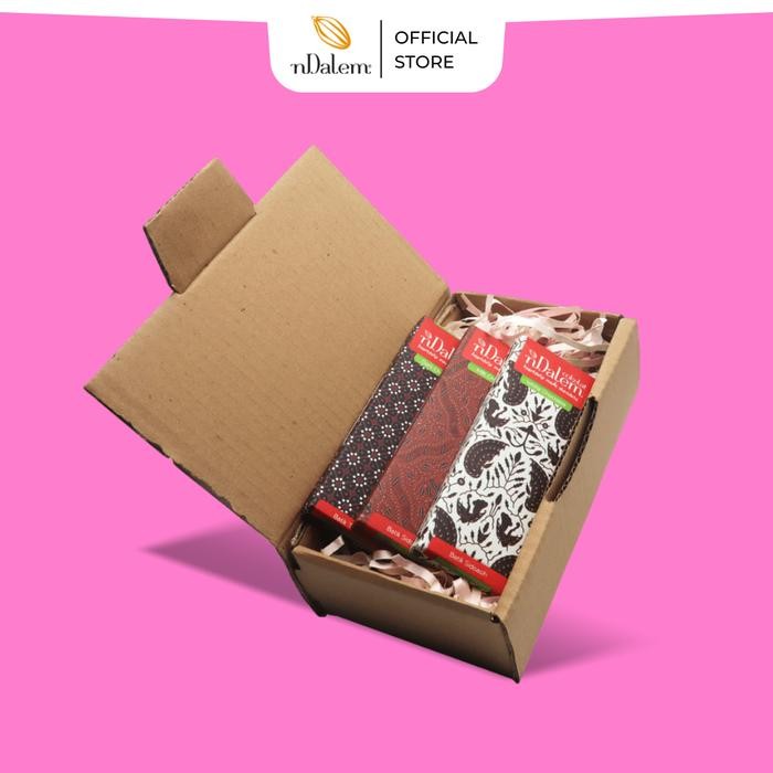 

Coklat Valentine - Hampers nDalem (3 Varian Rasa) Free Ucapan