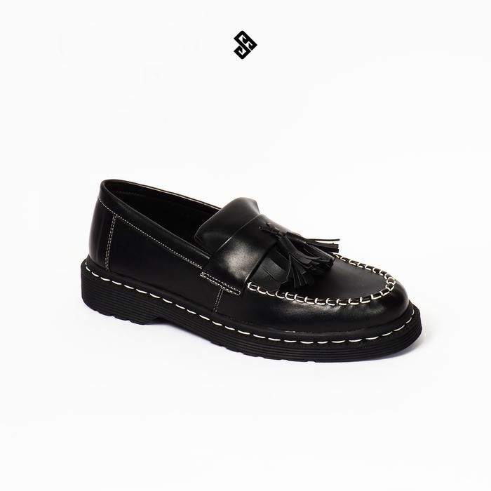 Sepatu Pria Loafers Docmart Sepatu Slip On Pria Sepatu Hitam Cowok Sepatu Pria Slip On Loafers
