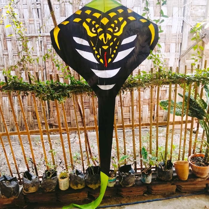 layangan kain burung hantu