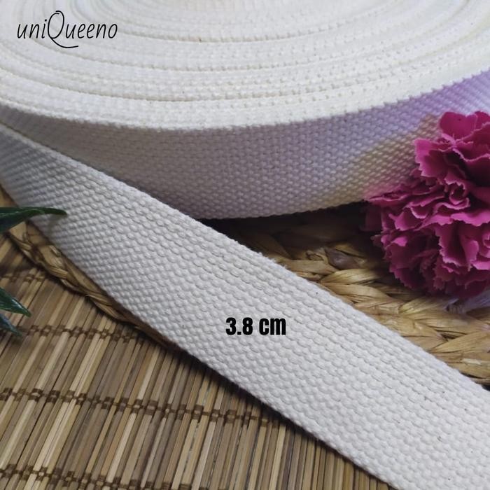 

GROSIR WEBBING KATUN 3.8 CM BROKEN WHITE KODE 1122