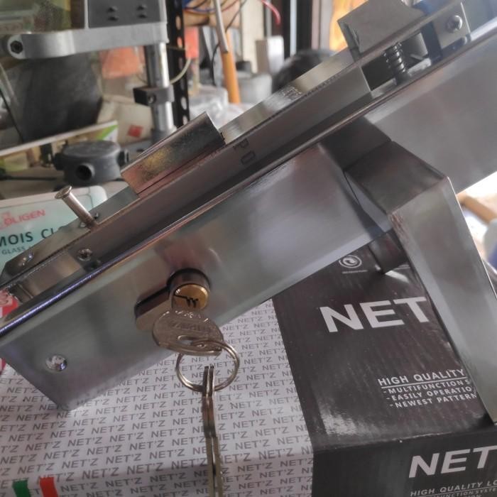 Expert Kunci Pintu Besar Netz Putih