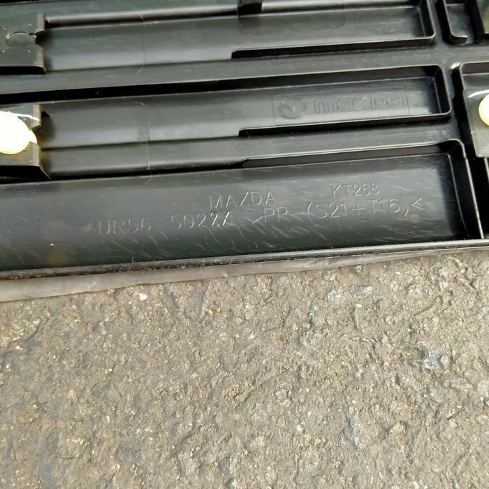 Mazda Genuine Part Cover Atas Bumper Belakang Mazda Bt50 Ur565022X