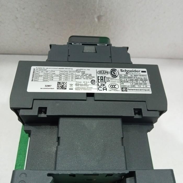 KONTAKTOR SCHNEIDER LC1D32M7 220VAC 50A 3PHASE/KONTAKTOR SCHNEIDER ORIGINAL/KONTAKTOR 50 AMPER