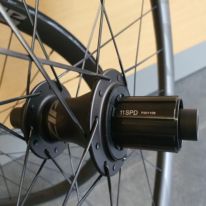 Wheelset Zipp 303 Disc ke Firecrest Tubeless Cliner