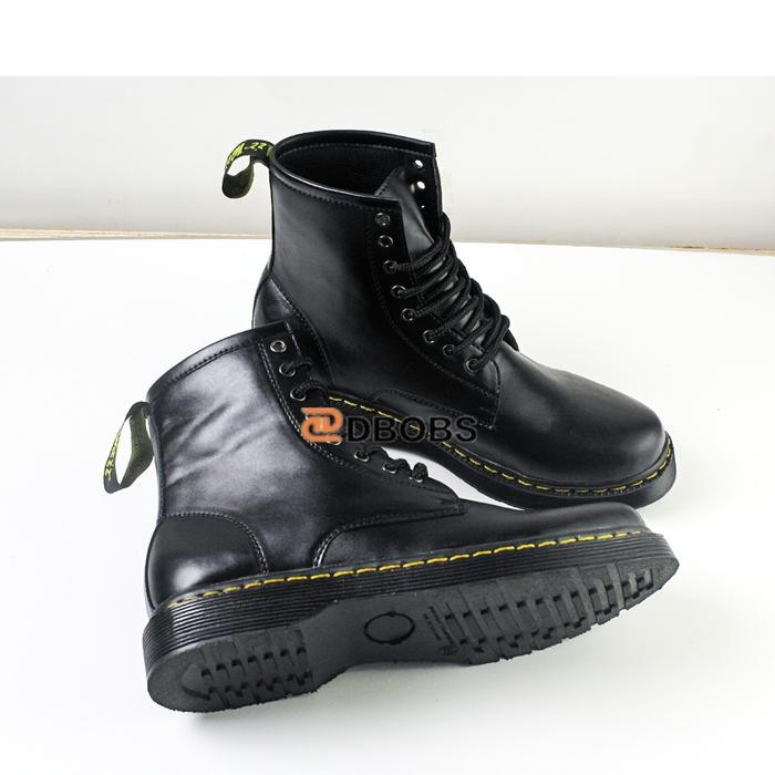 Sepatu Pria Dan Wanita Dr. Martens 8 Hole Sepatu Boots Dokmar Tinggi Formal & Kerja