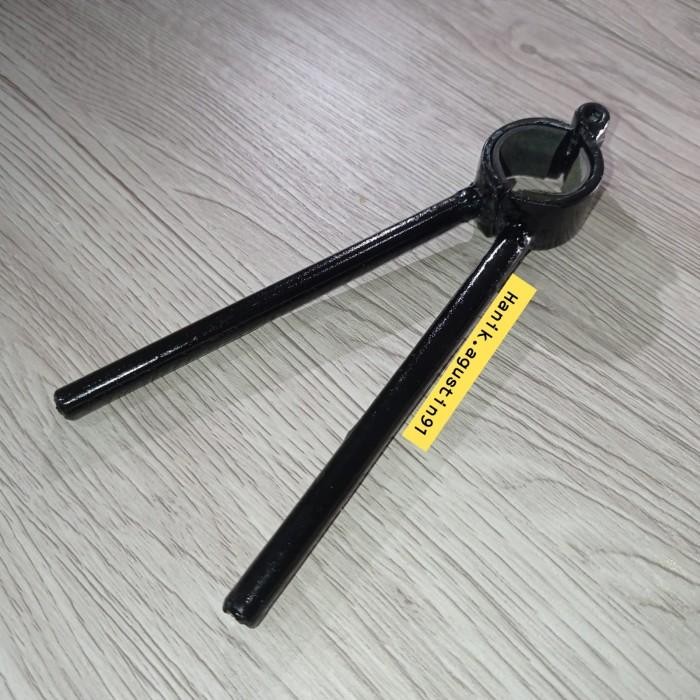 Expert Tang Pembuka Lampu Drat Bohlam Lampu Led Lhe Bahan Besi