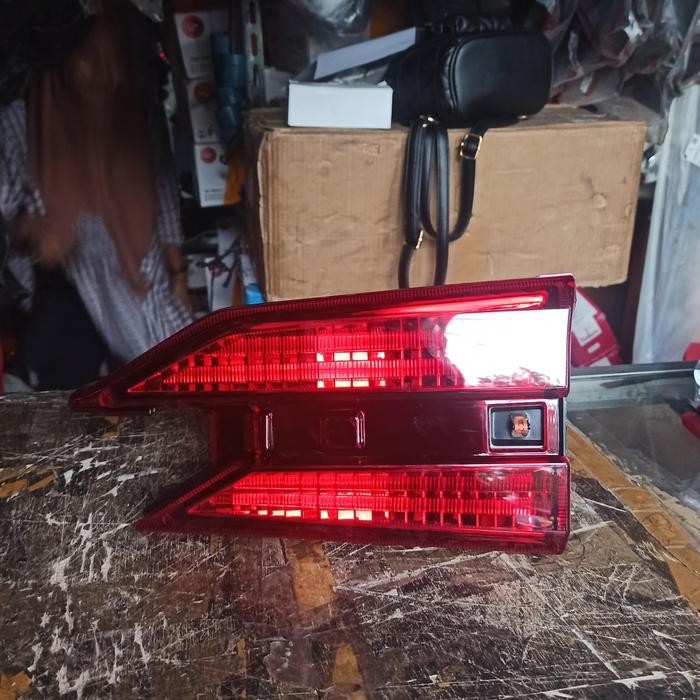 Reflektor Lampu Belakang Variasi Toyota Avanza Daihatsu Xenia 2019 On
