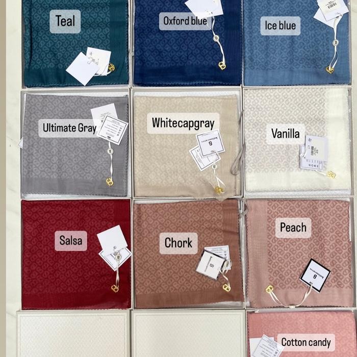 Tapis square buttonscarves new