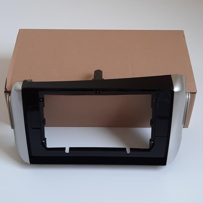 Frame Headunit 9 dan 10 Inch Innova Reborn