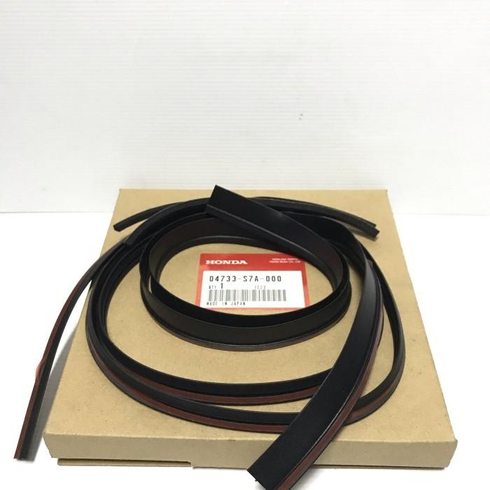 Karet Kaca Belakang Honda Stream 2002-2006 Original