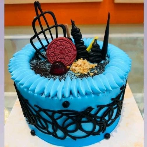 

Blackforest Tower Birthday Cake 18 Cm / Kue Ultah / Wisuda / Anak