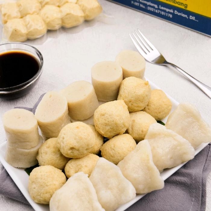 

Ger Pempek Candy Palembang Paket A / Pempek Palembang Asli Tenggiri / Paket Pempek Kecil