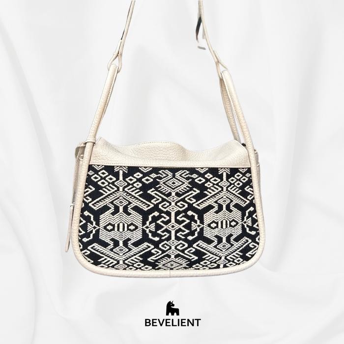 EMORY TENUN SUMBA BY BEVELIENT , TAS WANITA KULIT ASLI DAN KAIN SUMBA INDONESIA