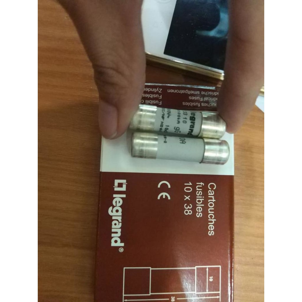 Fuse LEGRAND 10 Ampere fuse keramik 13310