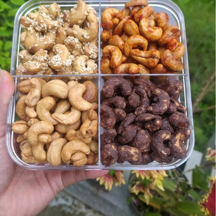 

kacang mete mix 4 varian rasa 500gram kacang metewonogiri