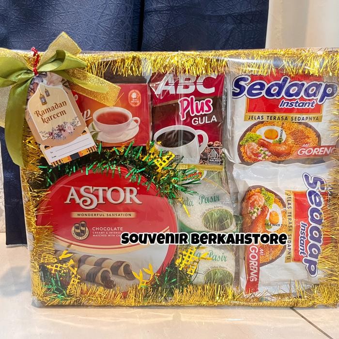 

Hampers box kue kaleng+sembako/parcel lebaran lengkap