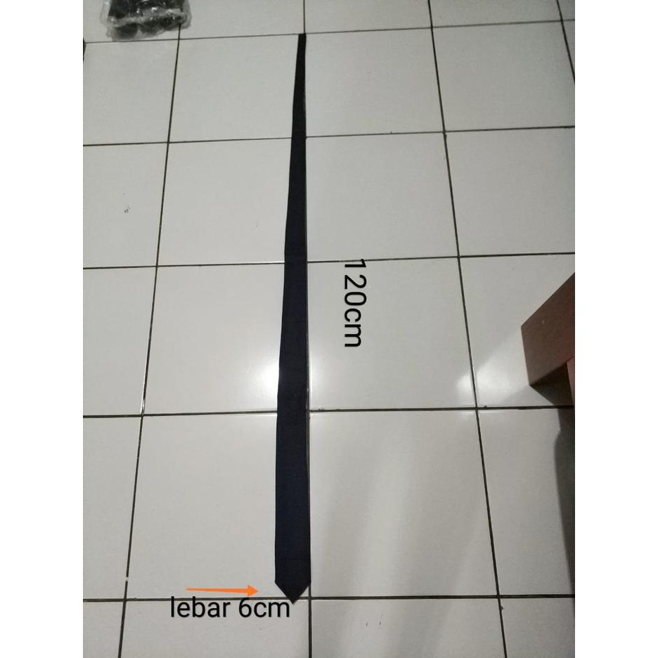 (Expert) Dasi hitam Famatex