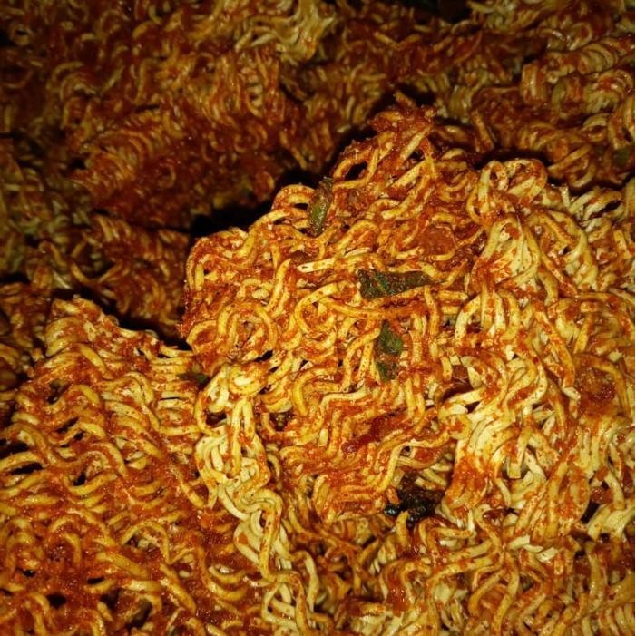 

New 500gr seblak mie kremes daun jeruk Cemilan Kering