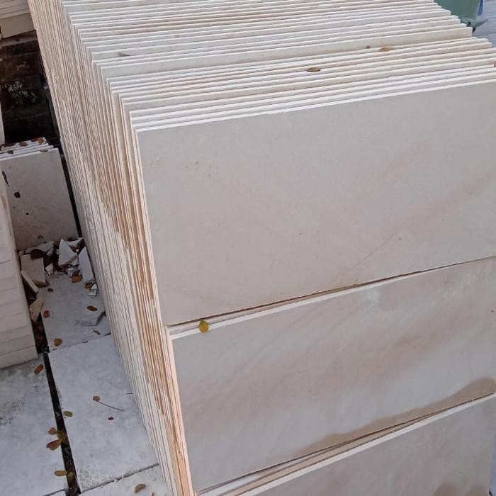 paras jogja krem 30x60 *