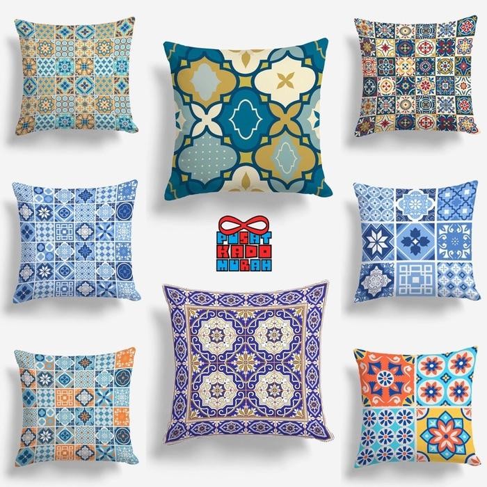 Bantal Sofa Motif Turkish Tile 40X40 Cm Pasti Diskon