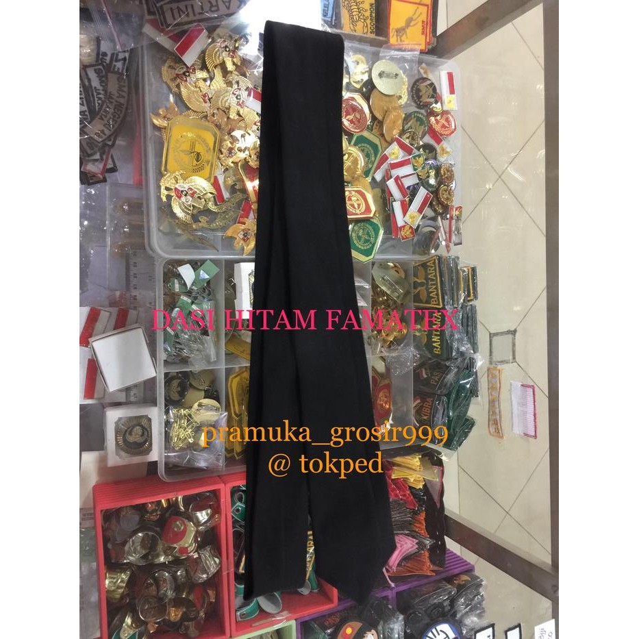 (Expert) Dasi hitam Famatex